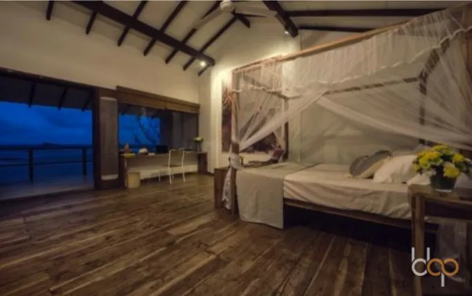 Sri Lanka Ceylon Adventure Tour Beispiel Eco Lodge Schlafzimmer mit Blick auf See